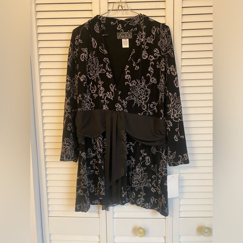 NWT Alex Evening Floral Rose Glitter Top Size 1X Babydoll Wrap Top Formal Party